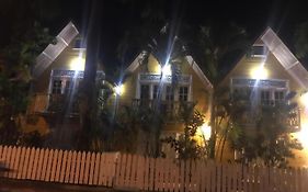 Charming Yellow Houses Studio With Terrace